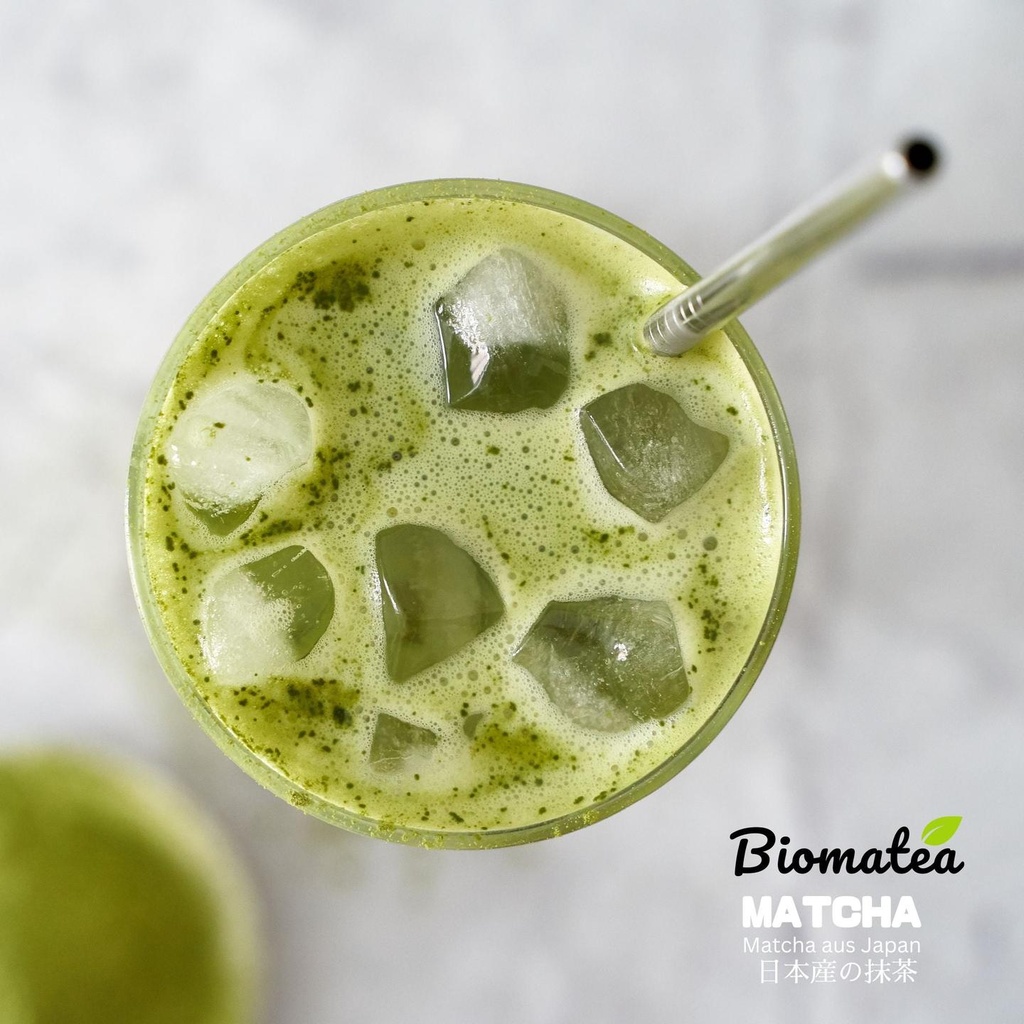 Matcha-latte-woman_1.jpg
