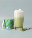 KISSA_Matcha_Latte_mit_Produkt_0a54d9ce-e519-4dbe-b76f-9557cd832417.jpg
